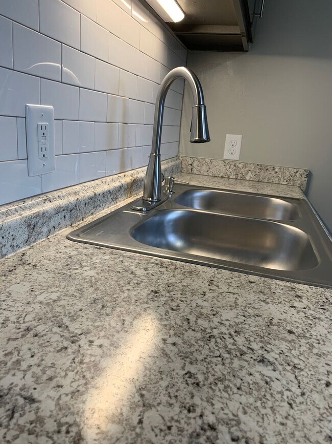 Foto del edificio - Three bedroom 2 bath apartment in Mebane