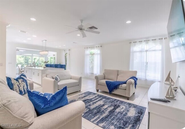 Building Photo - 593 106th Ave N