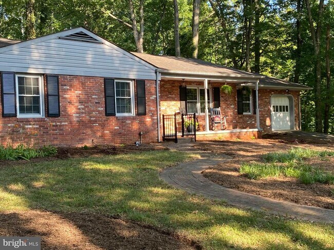 Building Photo - 112 Jay Rd