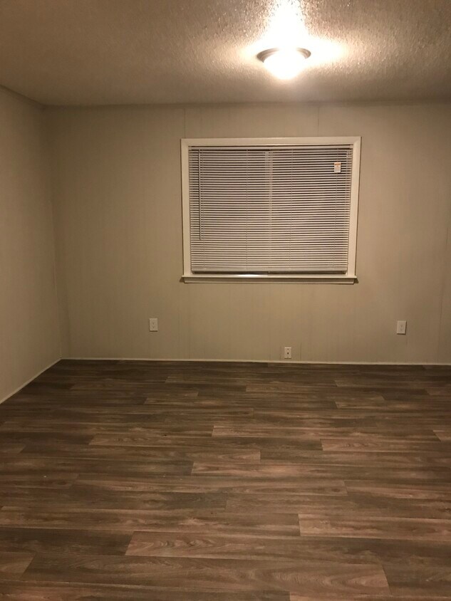 Foto principal - 1400 Creech Rd