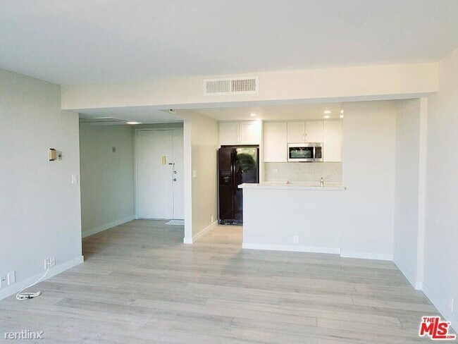 Building Photo - 2 br, 2 bath Condo - 10535 Wilshire Blvd A...