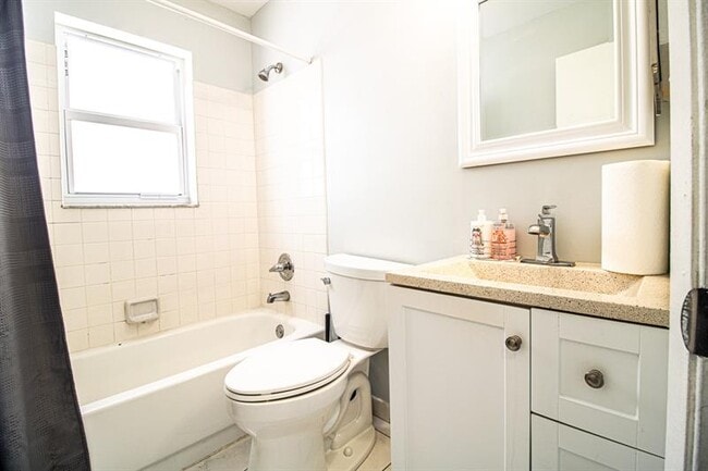 Building Photo - 6415 Amberjack Terrace