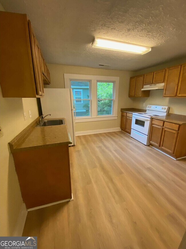 Foto del edificio - 1162 Sims St SW