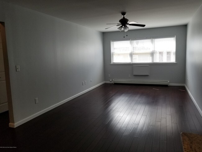 Foto del edificio - 400 4th Ave