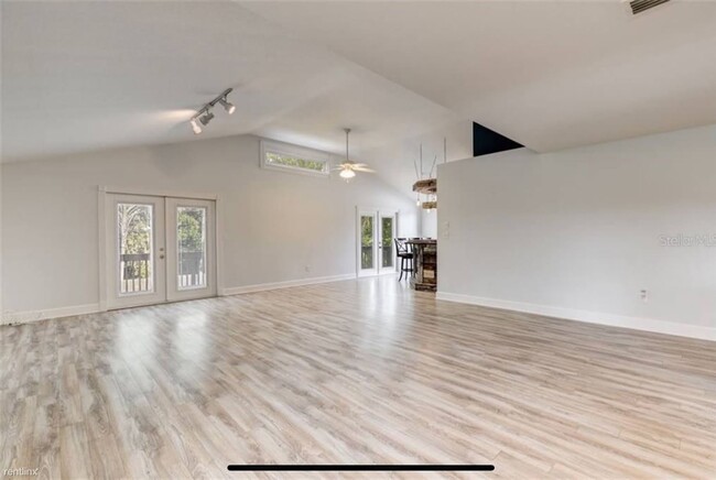 Building Photo - 3 br, 2.5 bath House - 3526 Overlook Drive...