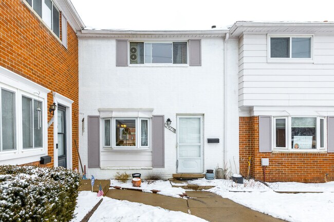 Building Photo - 29278 Manchester St