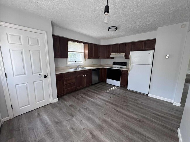 Foto del edificio - Quiet Bay Park Home