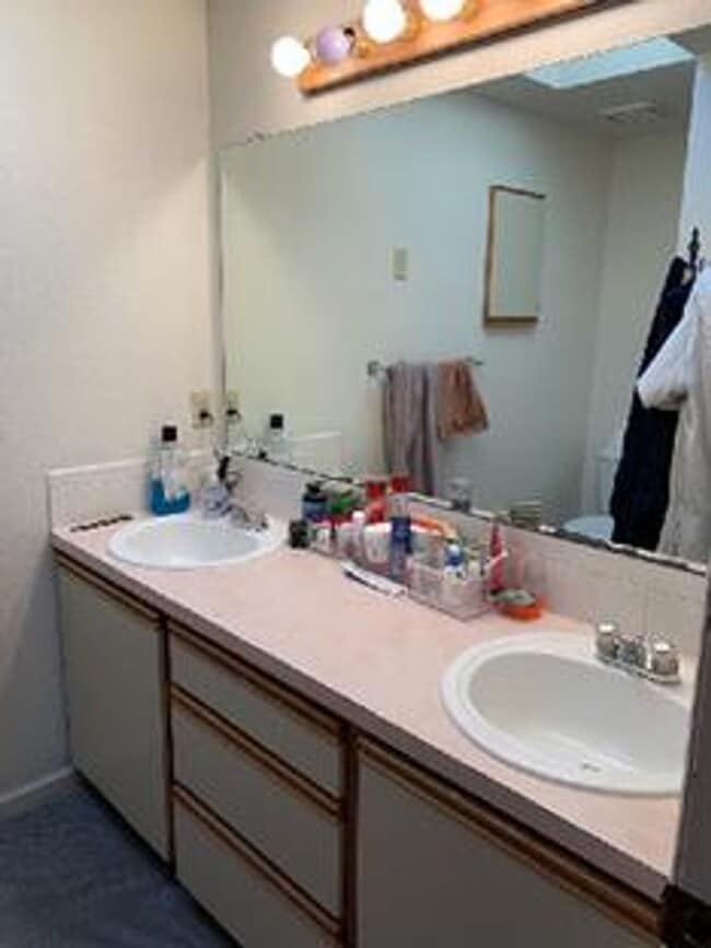 Building Photo - Great Duplex in Loveland