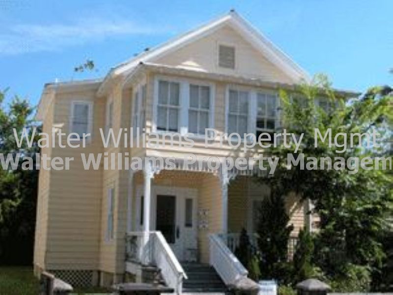 Primary Photo - 54 1/2 Carrera St