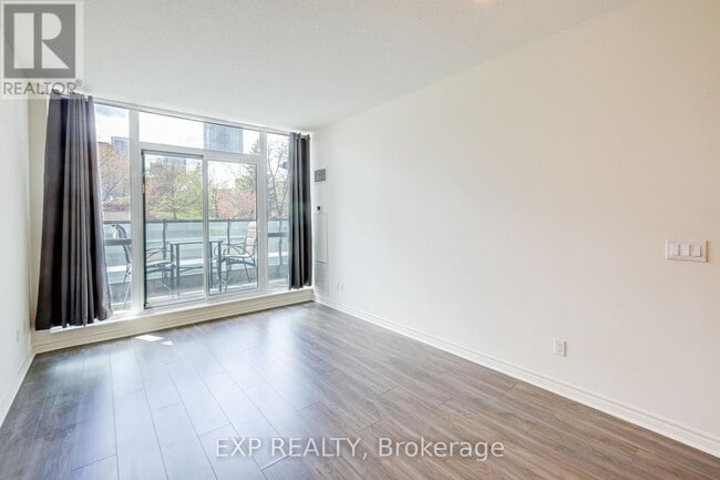 Building Photo - 25 Lower Simcoe St