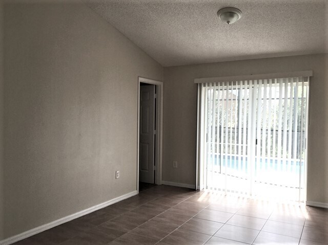 Foto del edificio - 2481 Winchester Blvd