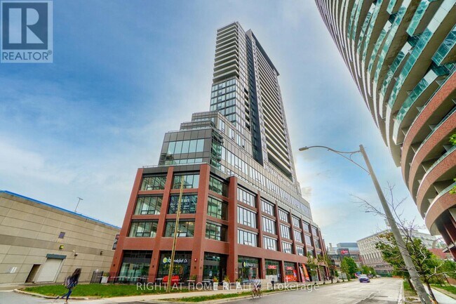 Photo du bâtiment - 135 E Liberty St