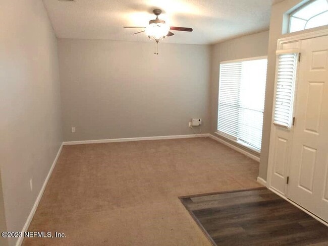 Foto del edificio - 3547 Whisper Creek Blvd