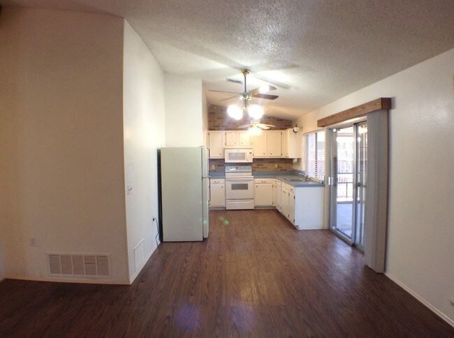 Building Photo - 5311 El Tejano St