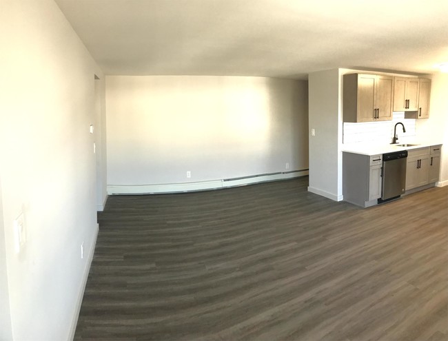 Building Photo - 501 Lake Terrace