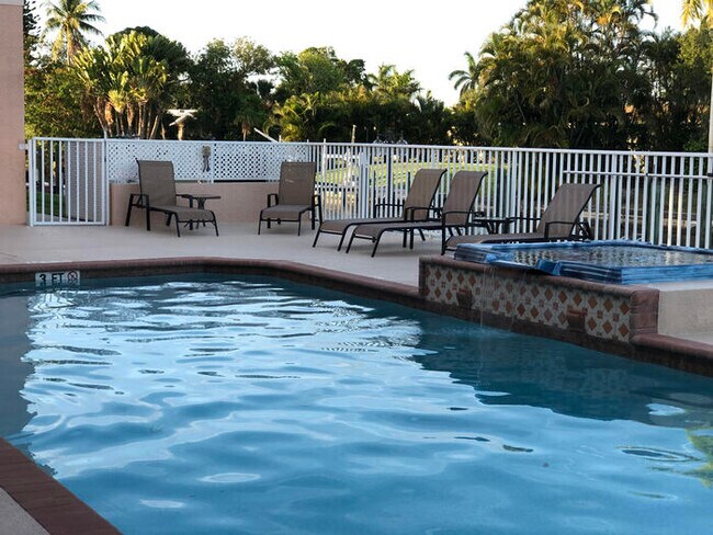 Foto del edificio - SE Cape Coral Townhouse