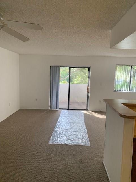 Building Photo - 3228 Coral Lake Dr