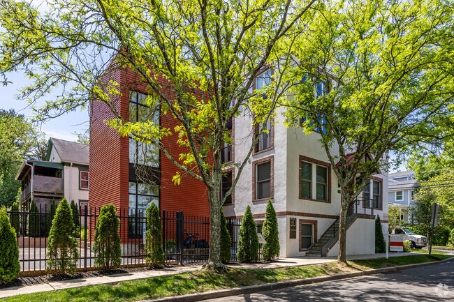 Contemporary Residences with Refined Finishes and Historic Architectural Character - 30 Maclean St