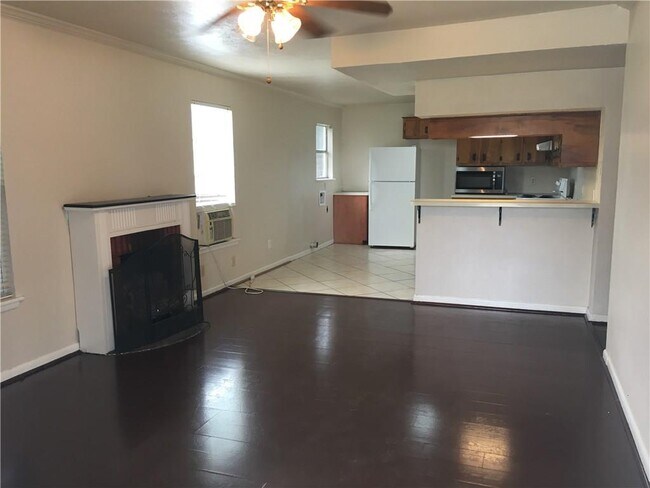 Building Photo - 2907 E Harrington Dr