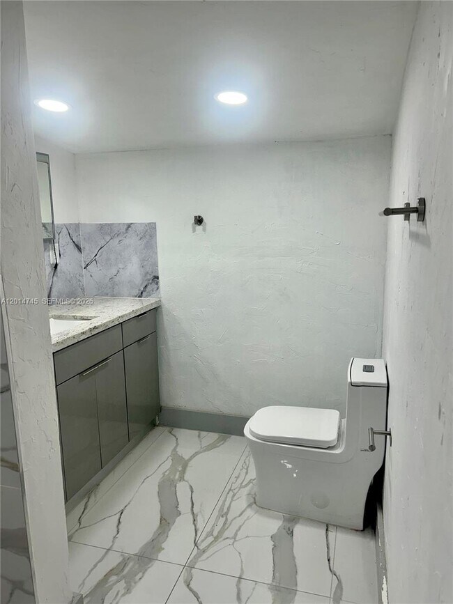 Foto del edificio - 6660 Johnson St