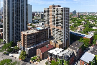 Building Photo - 1749 N Wells St