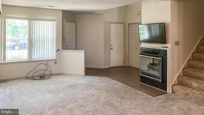 Foto del edificio - 114 Hickory Ln