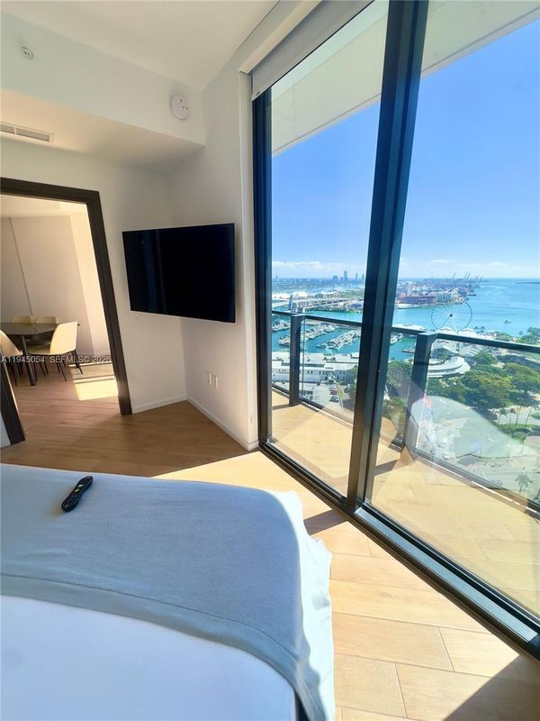 Foto del edificio - 398 NE 5th St