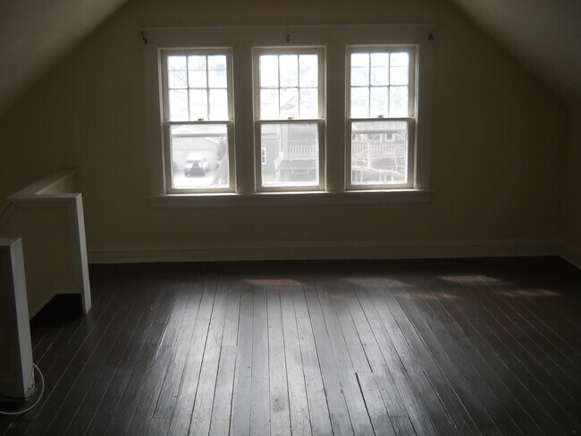 Building Photo - 1247 Donald Ave