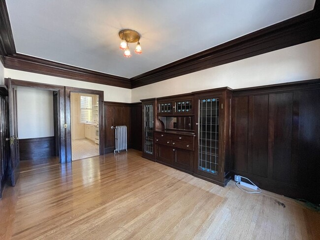 Building Photo - 1319 4th Ave