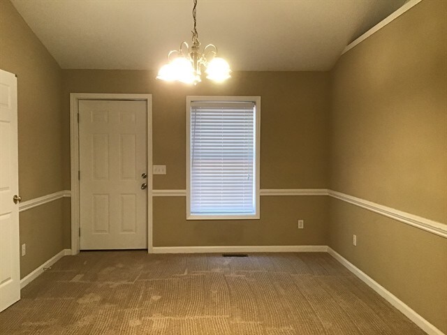 Building Photo - 5 Fox Ridge Place