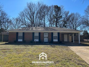 Building Photo - 5179 Crestwood Cove