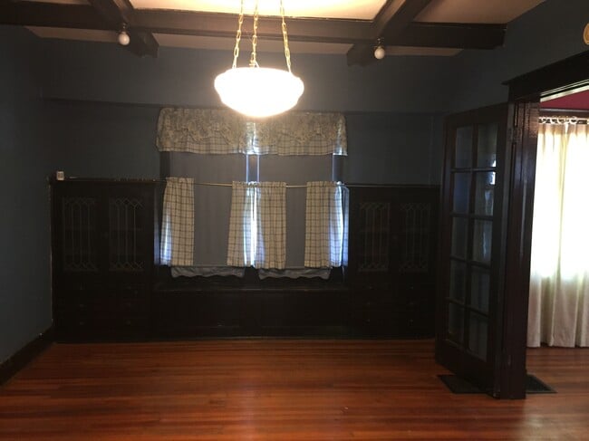 Dining room - 2815 E Vermont St House