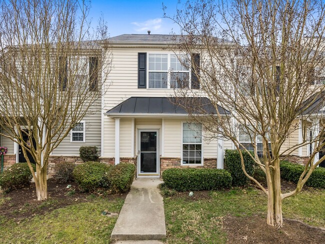 Bright and sunny 2 bed/2.5 bath townhome in great Durham location! - Bright and sunny 2 bed/2.5 bath townhome in great Durham location!
