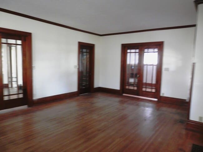 Building Photo - 363 Cleveland Ave