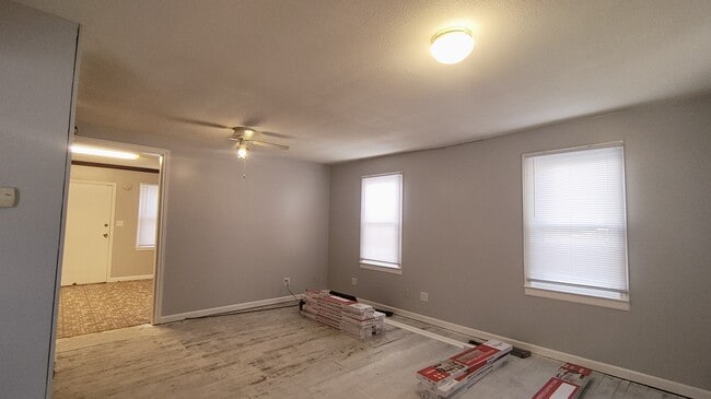 Building Photo - 1107 NW Van Buren St