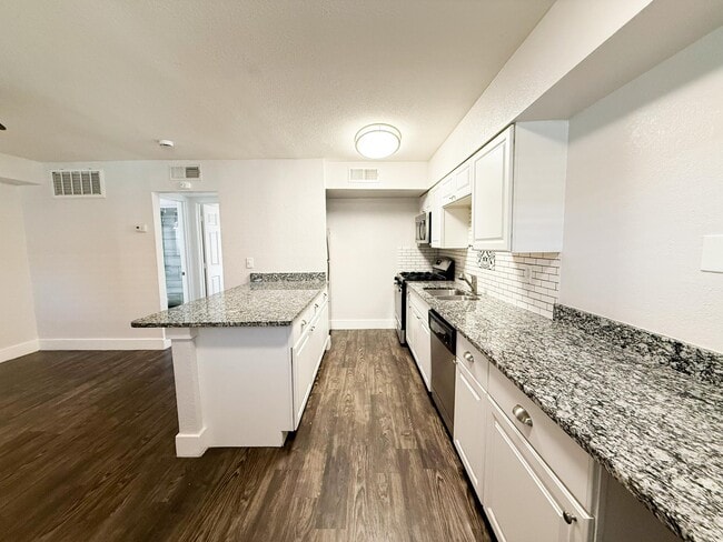 Building Photo - Ridglea Court Apartments