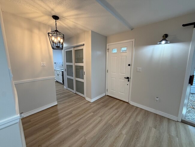 Building Photo - 1 Sundance Dr