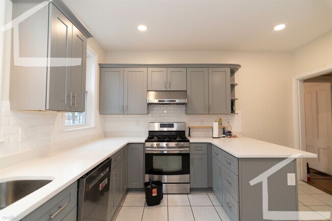 Foto del edificio - 5 br, 2 bath House - 21 Ashford St