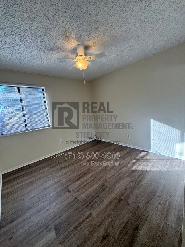 Foto del edificio - 605 W 15th St