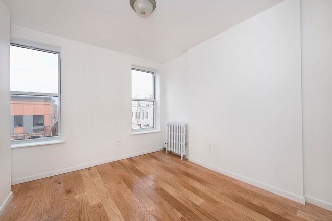 Building Photo - 308 Kosciuszko St