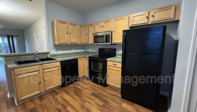 Building Photo - 771 Scrub Jay Dr