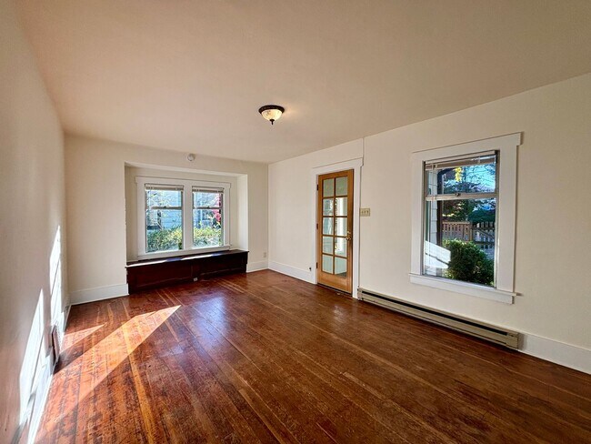 Foto del edificio - Charming Bungalow 1 bd/1ba Private Fully F...