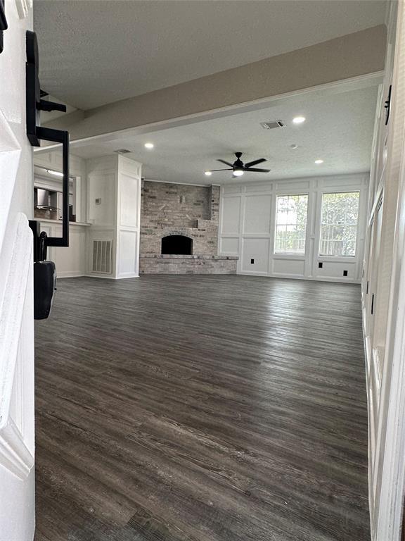 Entry into Living Room/Fireplace - 4021 Vista Rd