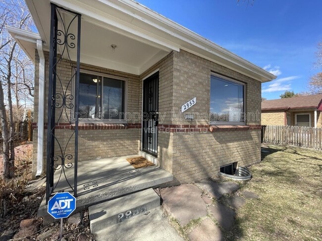 Photo - 2955 N Quebec St House