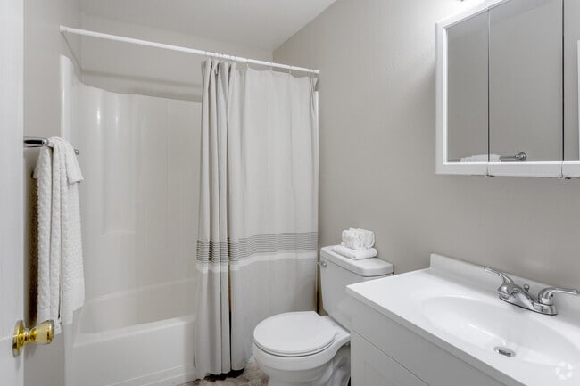 Elm 1BR, 1BA - 672SF - Bathroom - Timbers Apartments