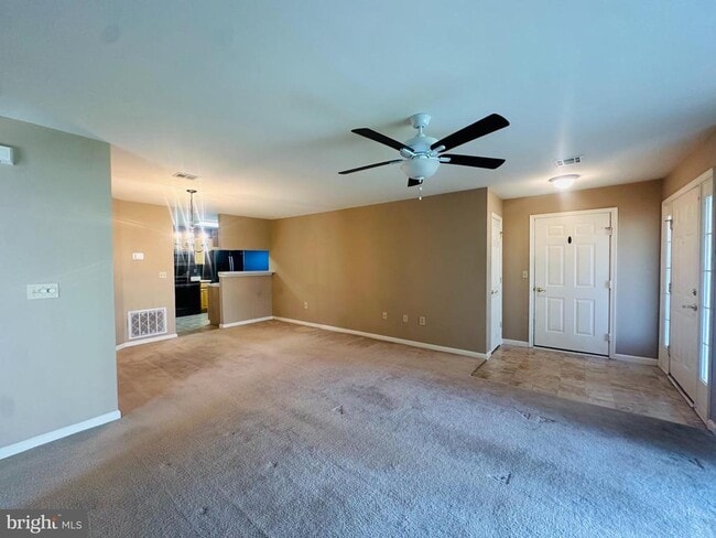 Building Photo - 141 Oriole Ct