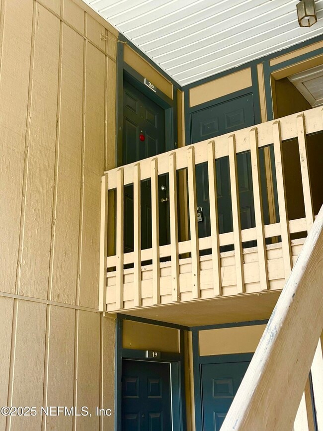 Foto del edificio - 8880 Old Kings Rd S