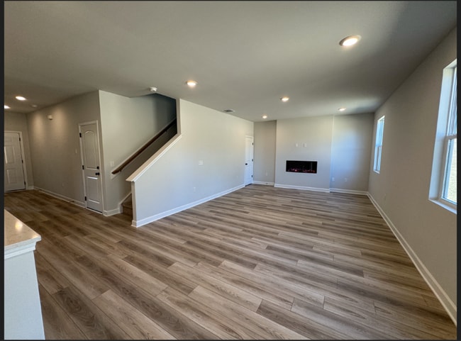 Building Photo - 106 Millbrook Dr