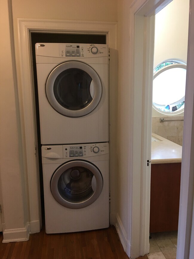 WASHER/DRYER + M/ BATHRM - 420 S Beverwil Dr