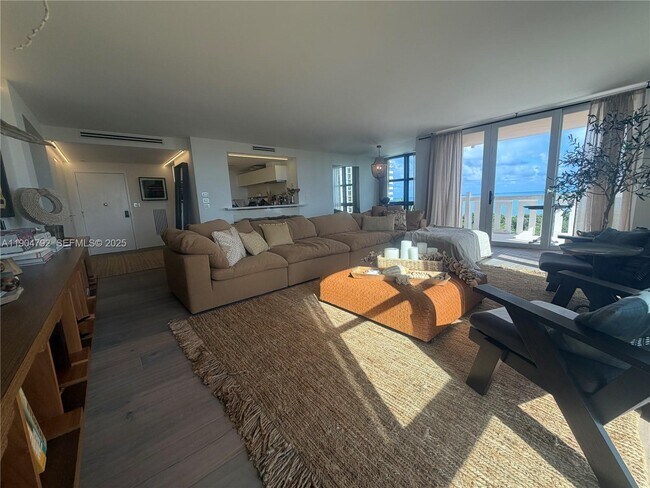 Foto del edificio - 1121 Crandon Blvd